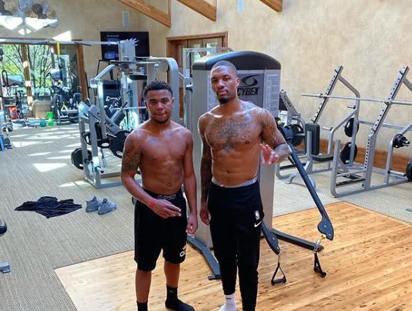 弃牌与继续 弃牌与继续